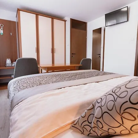 & Malej Apartman