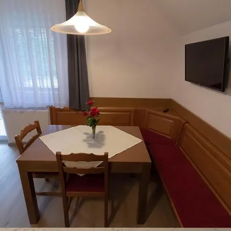 & Malej * بوينج