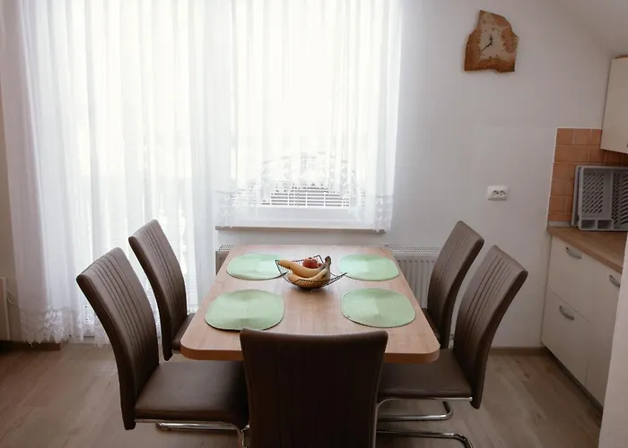 & Malej アパート ボーヒニ